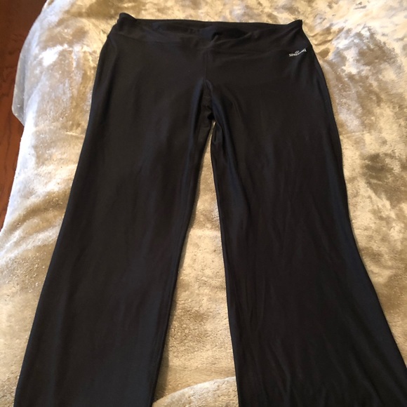 spalding yoga pants semi fitted